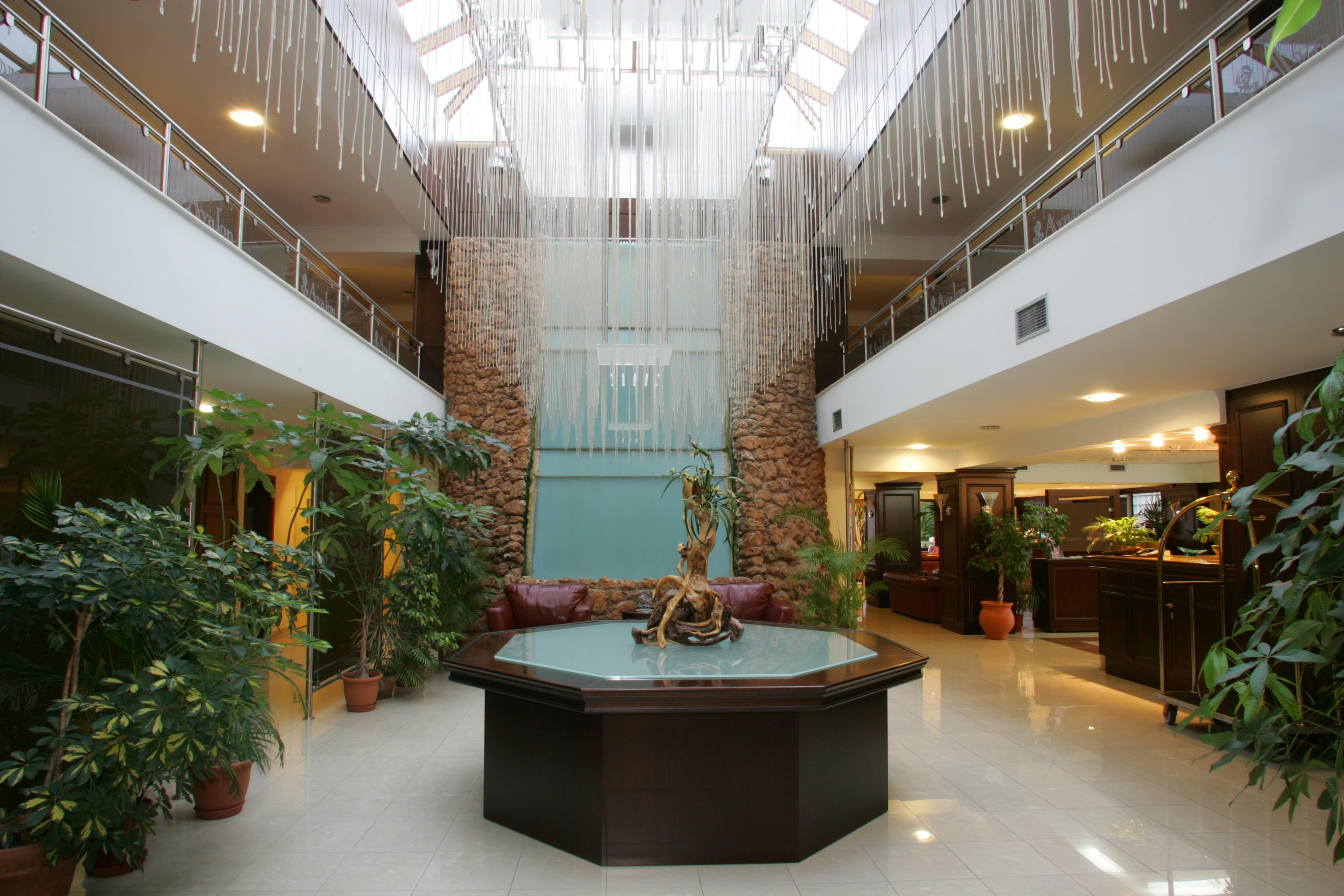 Avalon Airport Hotel Thessaloniki Thermi Exterior photo